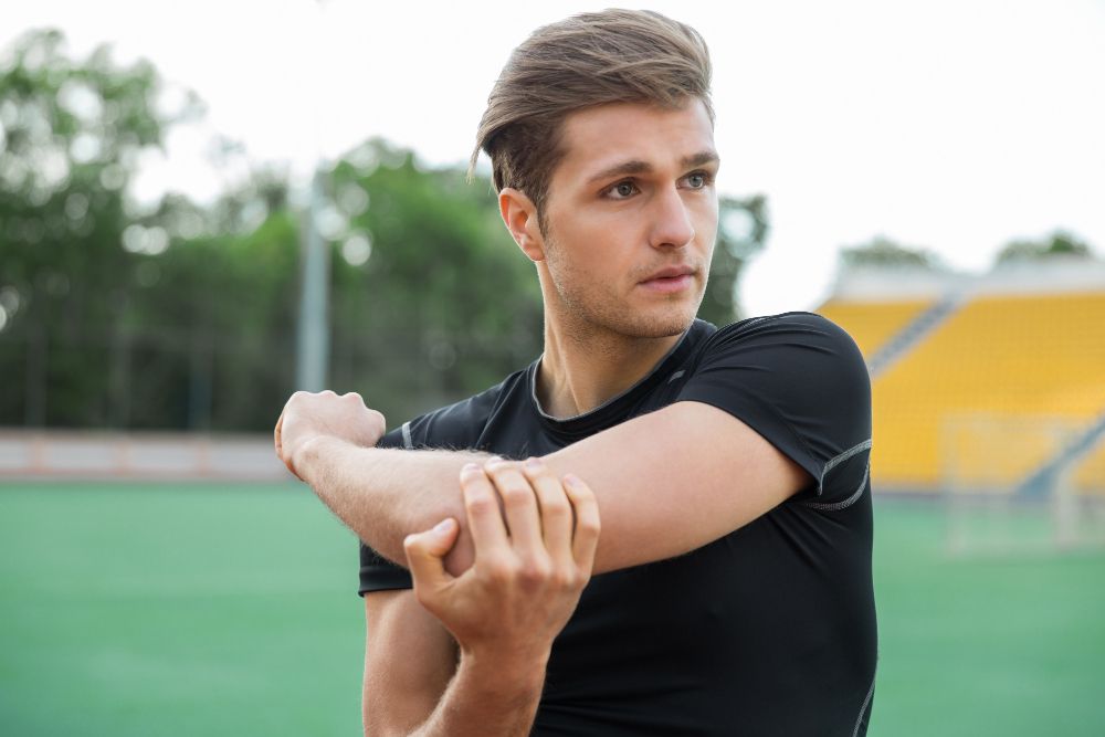 Recognizing the Symptoms of Tennis Elbow: A Guide for the General Public